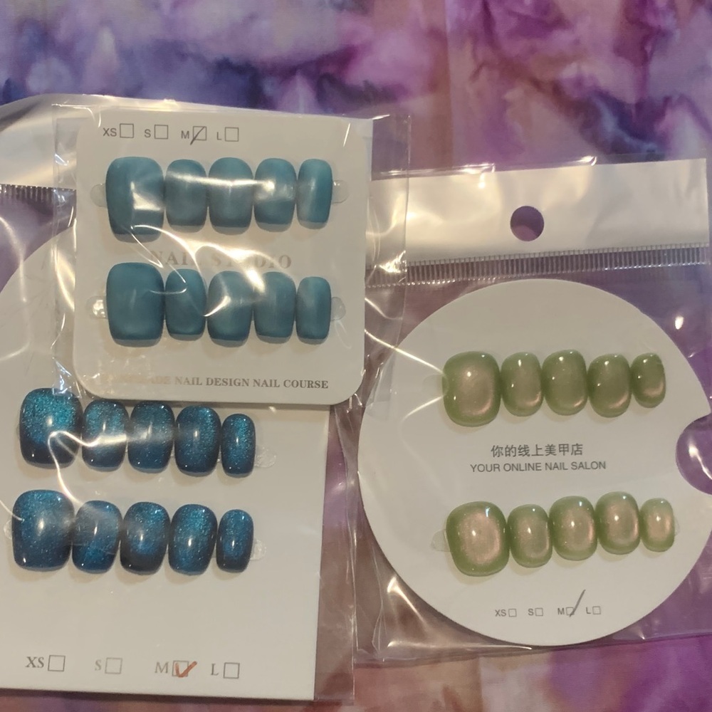NWOT Blue and Green Press-On Nail Set bundle